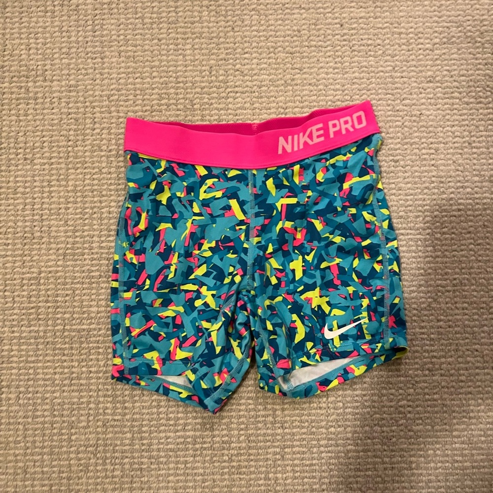 Girls size L nike pros